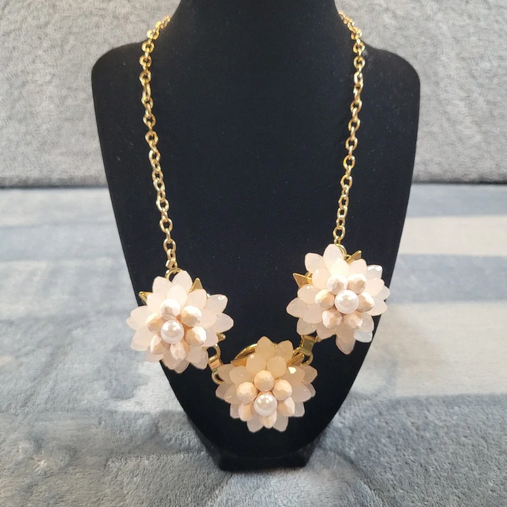 Etc! Pink Floral Faux Pearl Gold Tone‎ Statement Bib Necklace